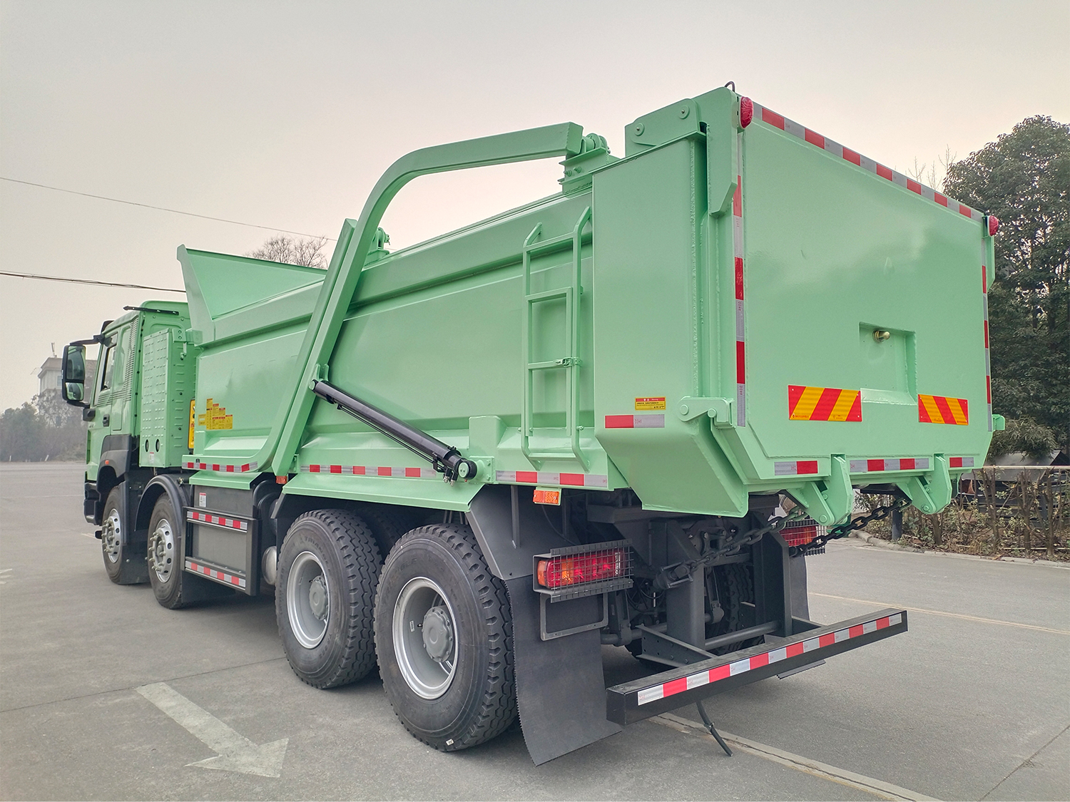 electric dump truck price in india