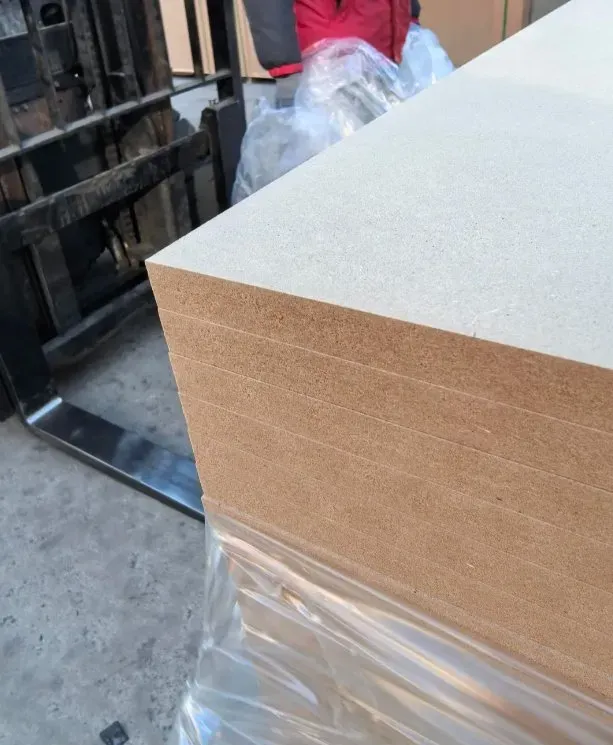 High Quality Melamine Faced MDF Board 2440*1220*18mm