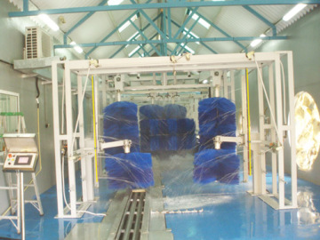Tunnel car wash machine