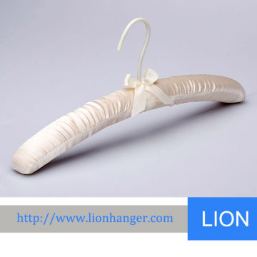 LEC-S4007 Satin hanger for clothes