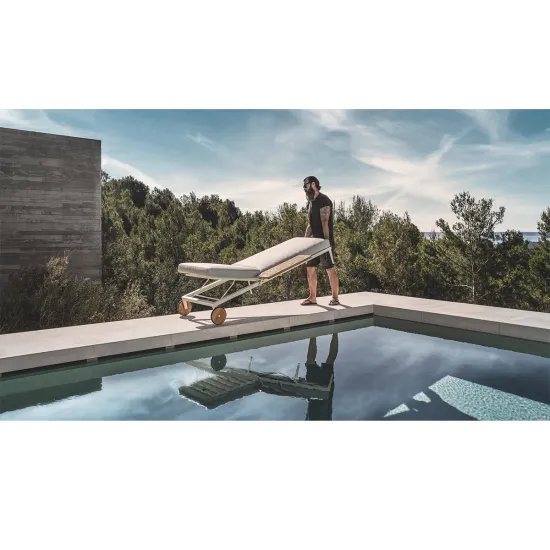 Aluminum Frame Teak Wood Armrest Lounge Chairs for Pool Side and Beach
