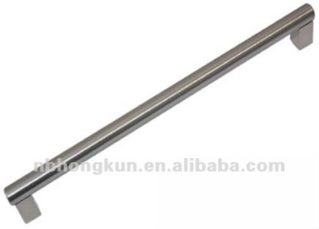 Steel pull handle with zinc leg