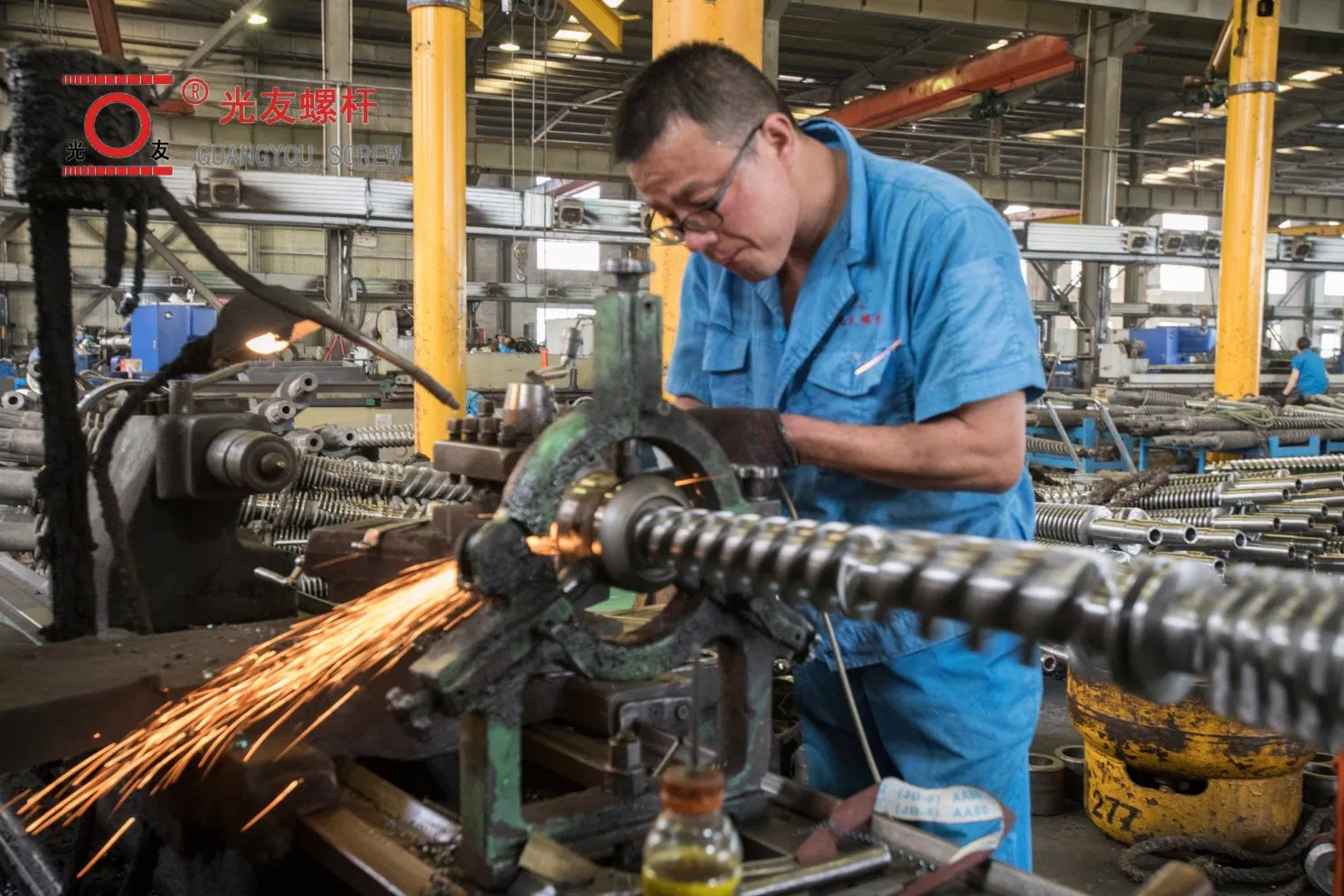 Bimetallic conical twin screw barrel para sa pelleting