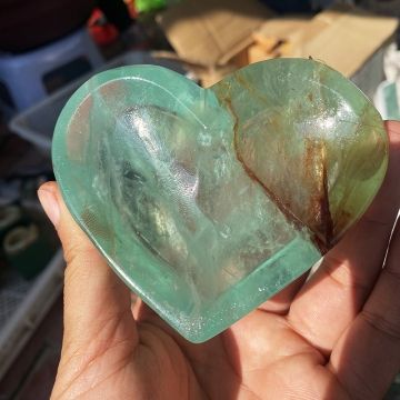 Wholesale Customized Hand Carved Heart Shaped Crystal Quartz Bowl - Green Fluorite Crystal Gift Bowl