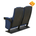 Складное кресло для кинотеатра с механизмом качания спинки