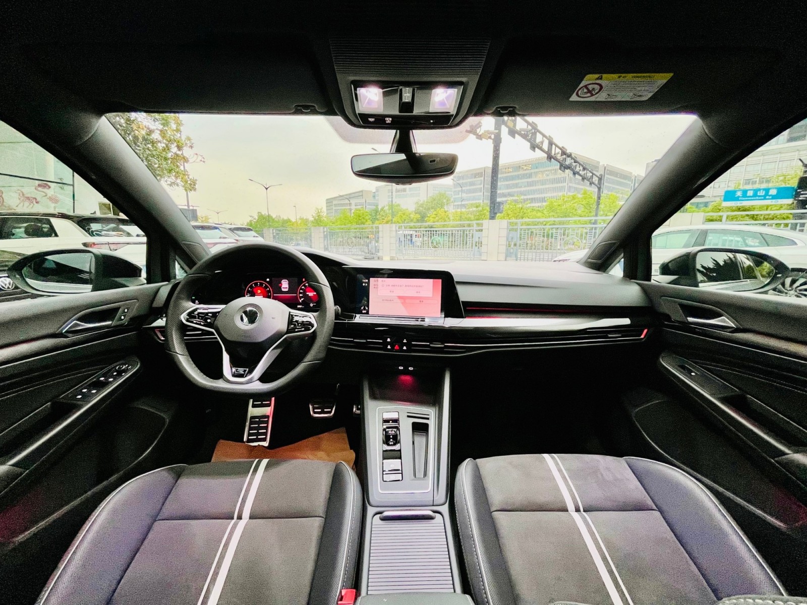 Volkswagen Golf 280TSI DSG