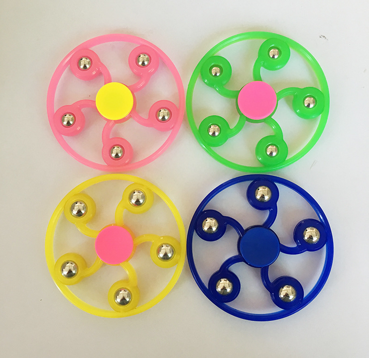 Glow in the dark hand spinner 