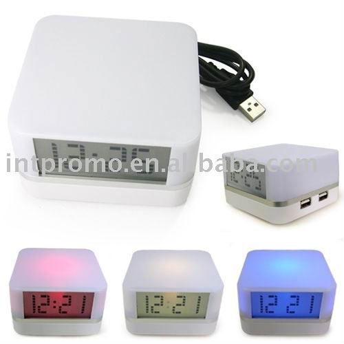 USB hub clock