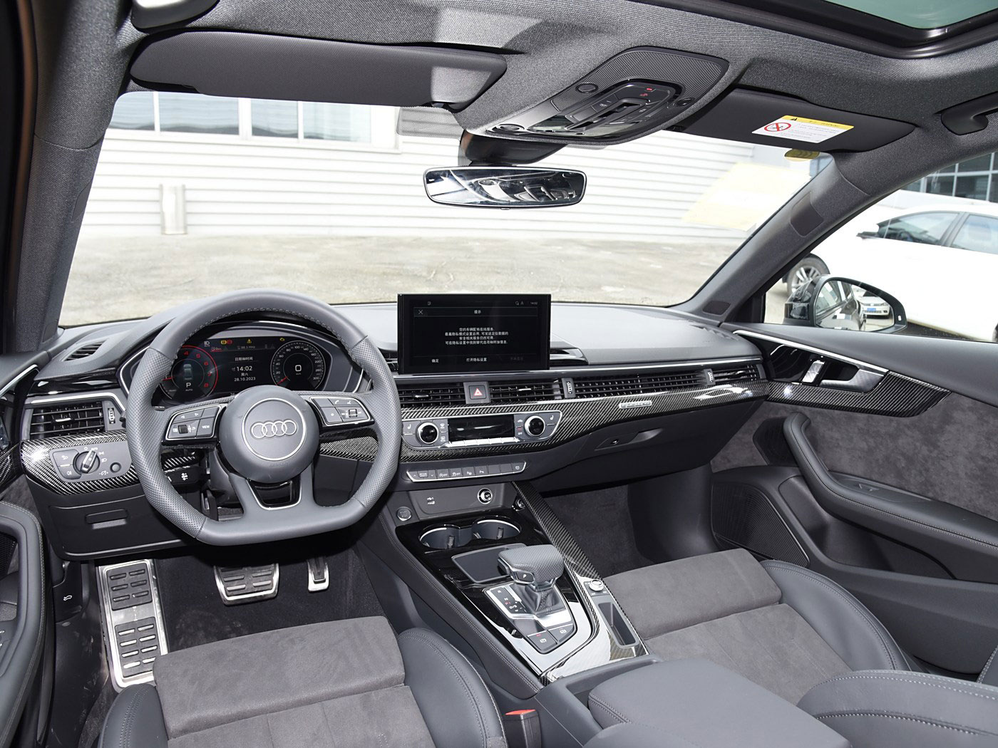 AUDI A4L INTERIOR