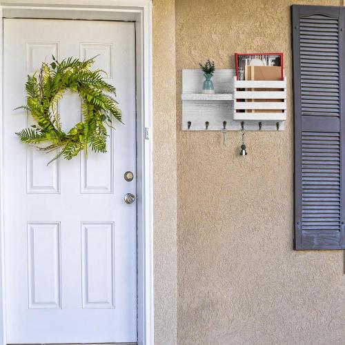 Wooden Mail Sorter Organizer with 6 Key Hooks