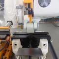 Machine de coupe de tuyaux semi-automatique avec alimentation automatique
