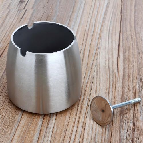 Desktop-Aschenbecher aus Metall mit Zigarettenhalterschlitz