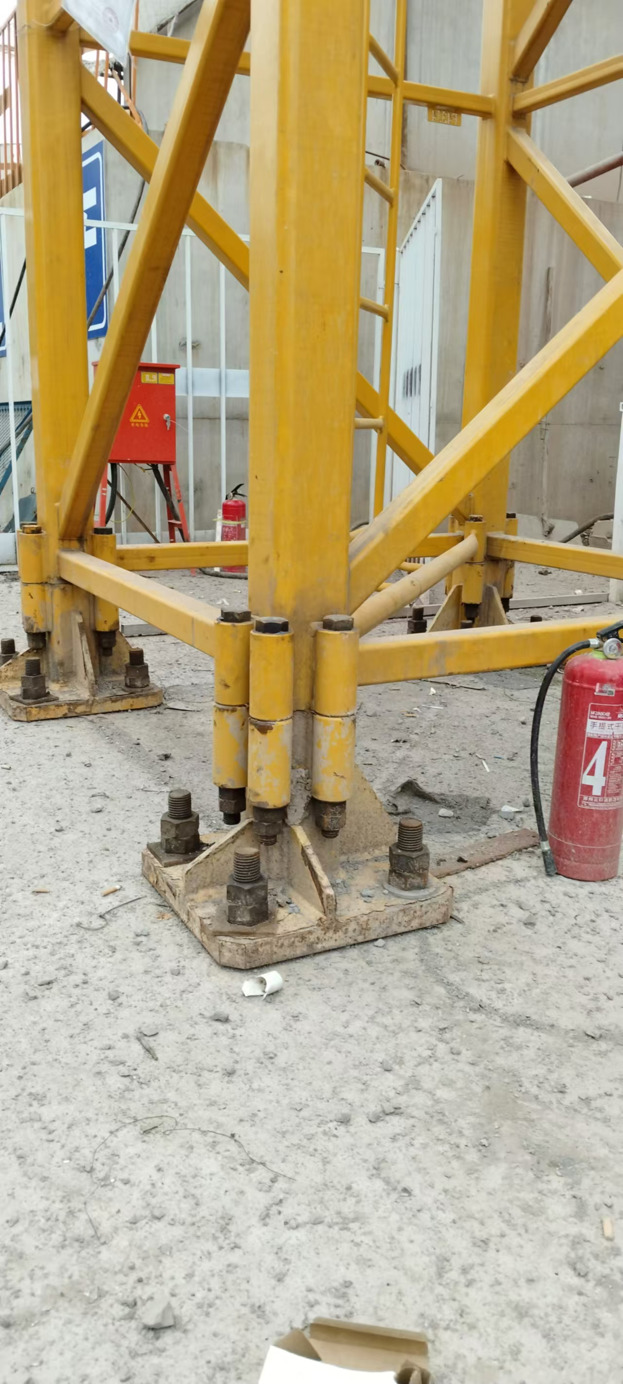 xcmg-used-crane-counterweight-sidevie