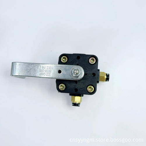 Aluminum Alloy Left Front Air Height Leveling Control Valve for Heavy Trucks (5001090-C6104)