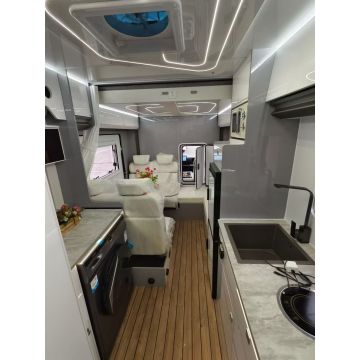 Роскошный кемпер на колесах для семейного путешествия