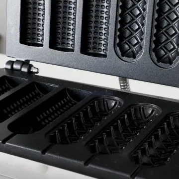 Commercial Waffle Maker Electric Waffle Maker Machine Temperature and Time Control Waffle Machine