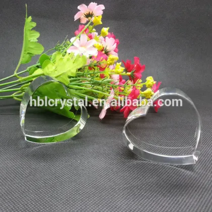 Romantic shining heart crystal wedding gifts for guests