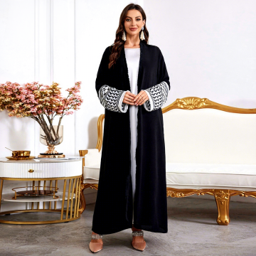 آستین دوزی خط مشکی ژاکت کش باف پشمی Abaya