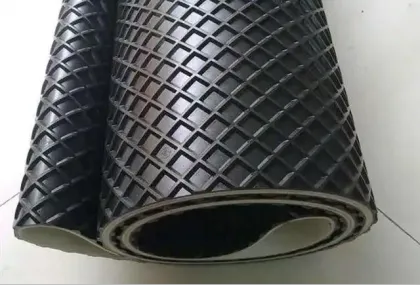 Granular patterned conveyor belt