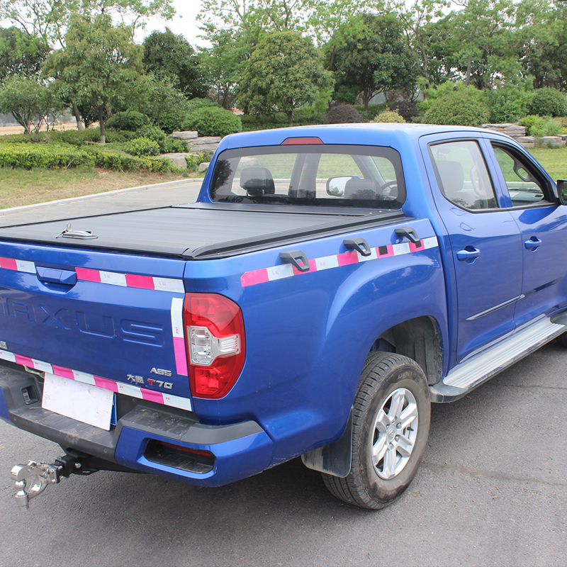 L200 avec un couvercle d'obturateur à rouleaux personnalisé