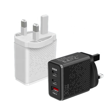 पीडी यूएसबी-ए टाइप-सी 30W/40W पोर्टेबल फास्ट चार्जर यूके प्लग के साथ