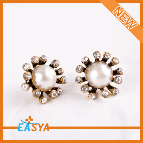 Disegni di oro orecchino semplice perla di cristallo per donne