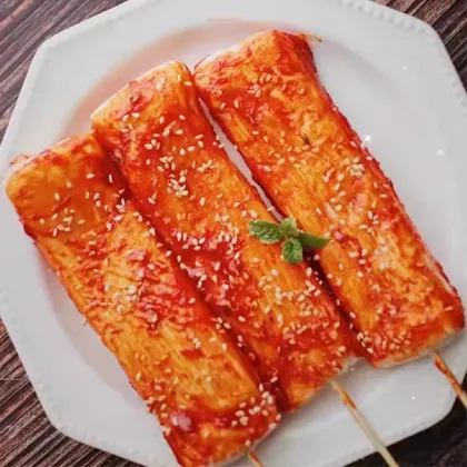 Grilled rice cake skewers