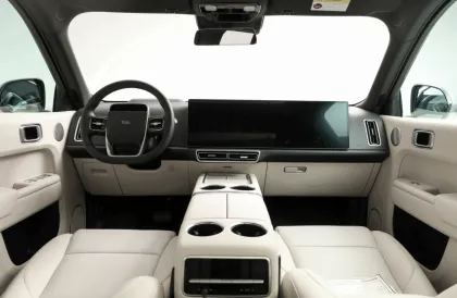 2023 Li-Ning L9: Brand New Electric SUV - Li Xiang One L7, L8, L9" 

However, considering common naming conventions and brand clarity, "2023 Li-Ning L9: Brand New Electric SUV" might be more appropriate if focusing on the L9 model as it seems to be a cent
