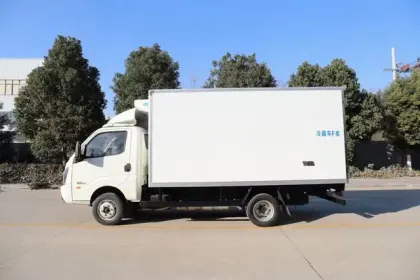 Refrigerated Chilling Truck Mobile refrigerator wagon
