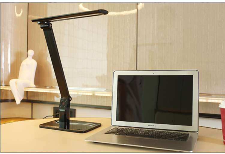 led light source modern desk lamp