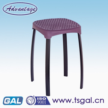 Sedia da pranzo in plastica variopinta