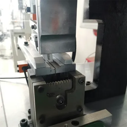 Metal Zipper Cutting machine