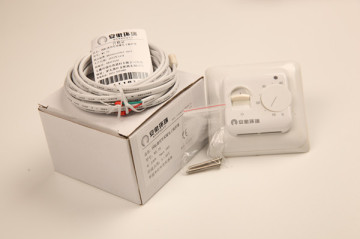 Low temperature self-regulating heating cable