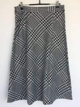 Well Popular Knitted Jacquard Skirt