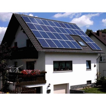 panel de sistema de energía solar de 5kW en casa en la red