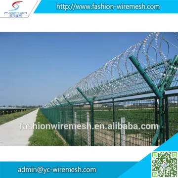 Factory Price cheap price 4x4 welded wire mesh fence