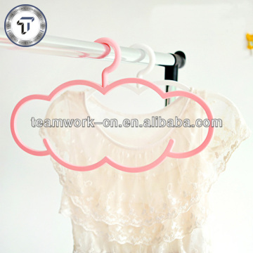 3PCS Cloud Shape hanger plastic