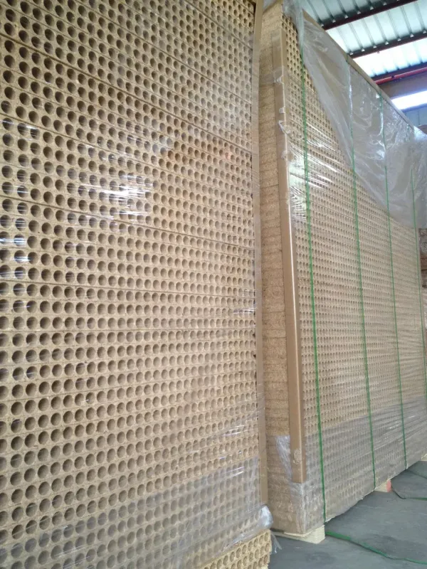 18mm 4x8FT T-Slot Slat Wall Panel