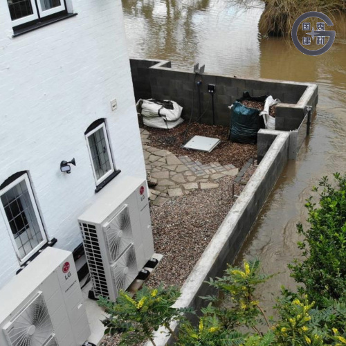 Кирпичи для защиты от наводнений в жилых помещениях