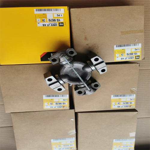 UNIVERSAL JOINT 17A-20-11201 for KOMATSU D155A-6