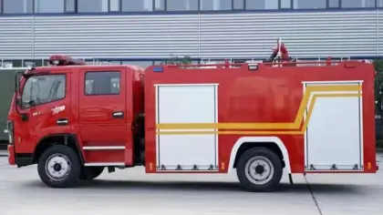 Dongfeng 3-5tons water pumper remote control fire truck