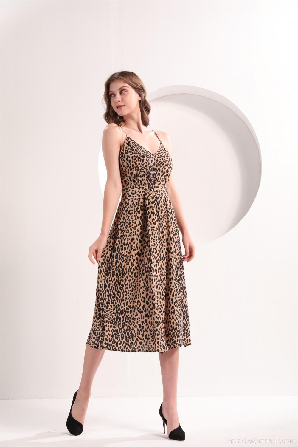فستان متوسط ​​الطول بنقشة جلد الفهد