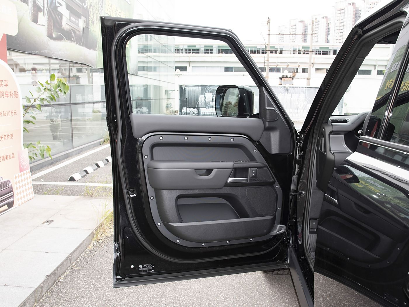 Land Rover Defender (7)