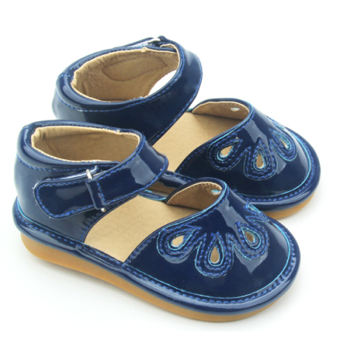 Zapatos pequeños para niños MOQ Zapatos chillones para niños