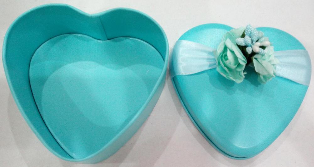 Heart Shape Candy Tin with flower decoration