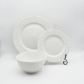 Großhandel billige moderne Design Keramikplatte Luxusgeschirrset Set
