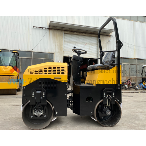 Mini driving type road roller compactor