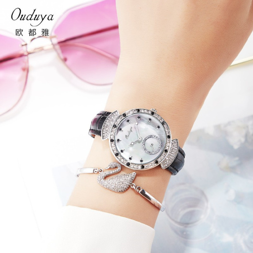 OUDUYA Montre élégante pour femme avec plaque de couleur de luxe légère