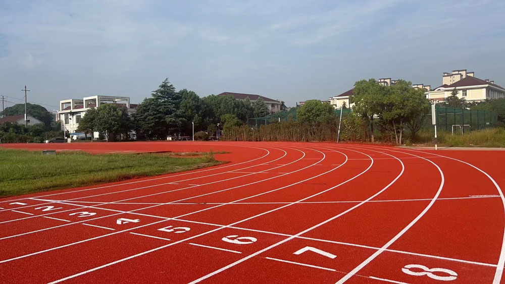 Breathable plastic tracks.3