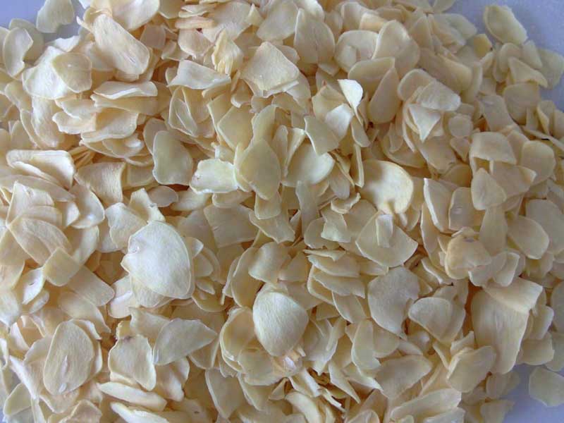 GARLIC FLAEKS WITHOUT ROOT GRADE B